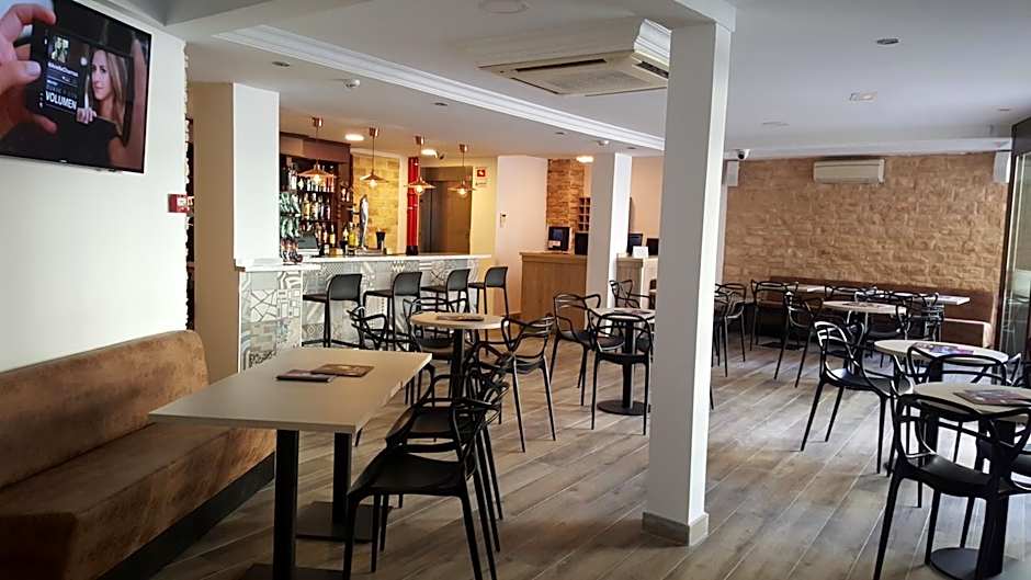 Hotel Queens - Adults Only By MC