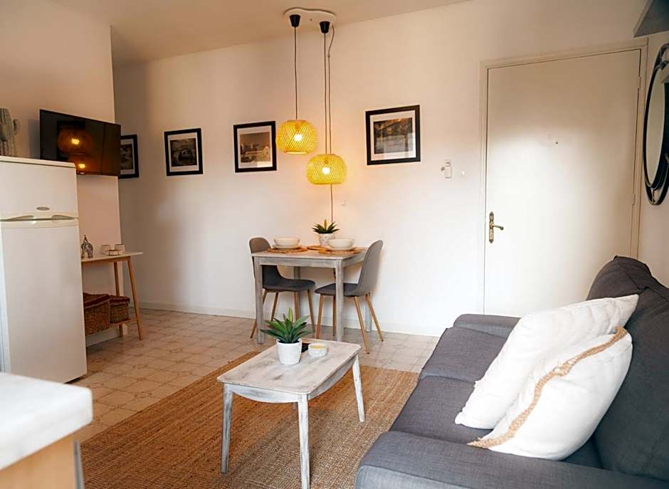 Rhodes Backpackers Boutique Hostel and Apartments