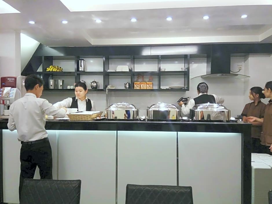 Clover City Center Hotel