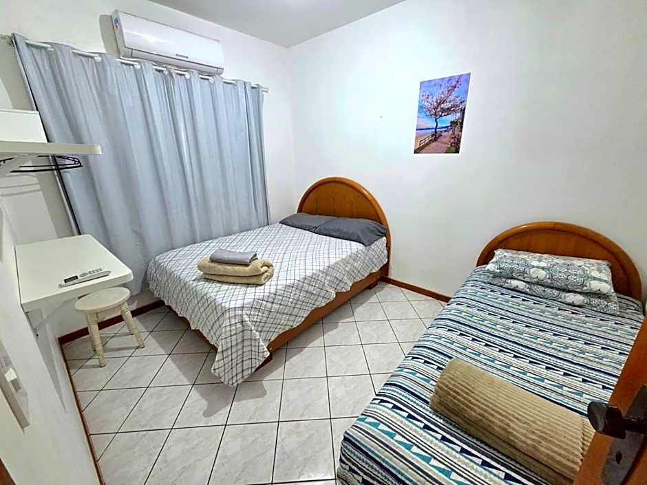 Apartamento 200 metros da praia 03 quartos com ar condicionado - Meia Praia - Itapema