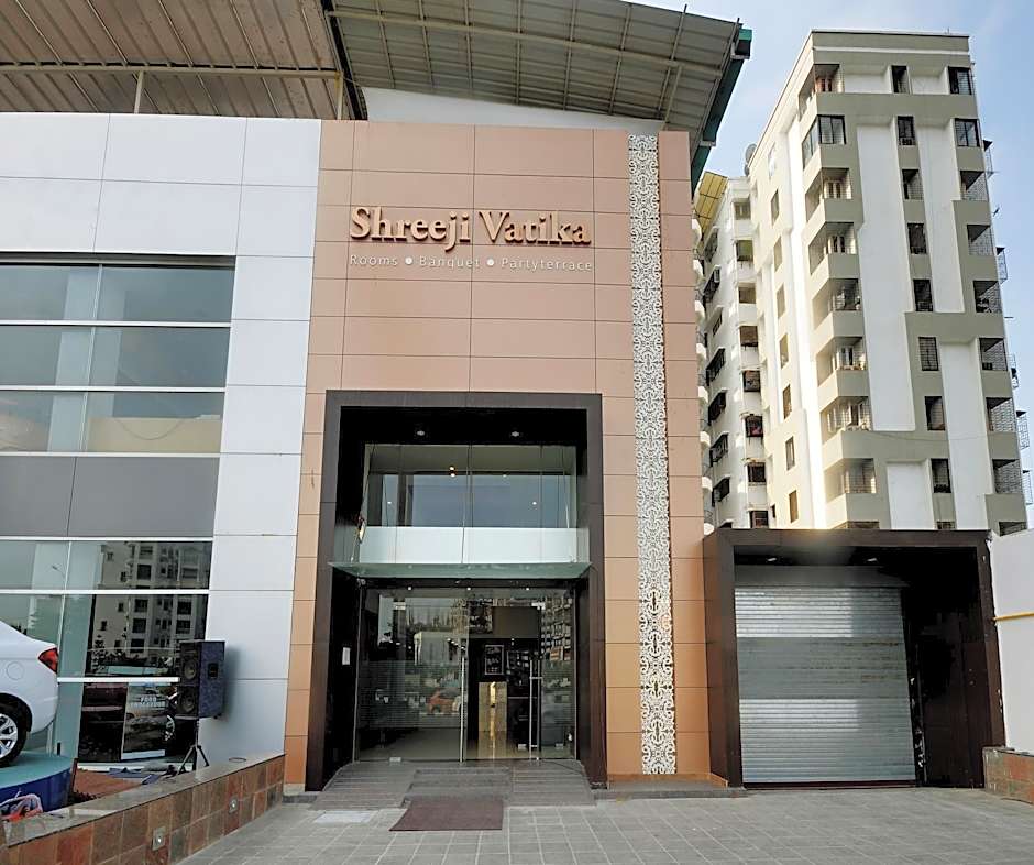Hotel Shreeji Vatika, Airport Road