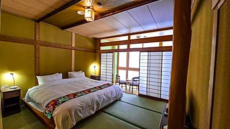 Deluxe Double or Twin Room with Mountain View