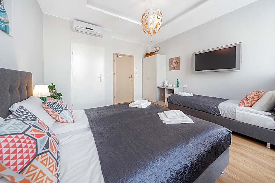 Six Suites, Old Town