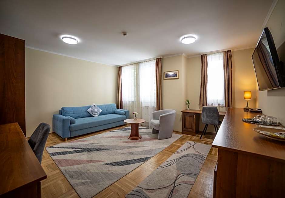 Dóm Hotel