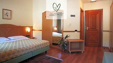 Triple Room with Mountain View