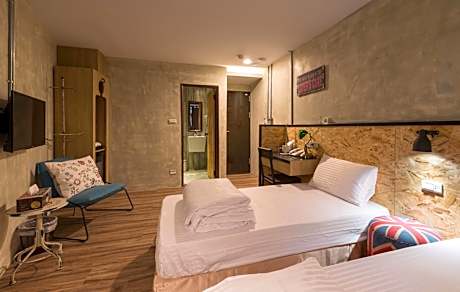 Posh Twin Room En Suite with Bath