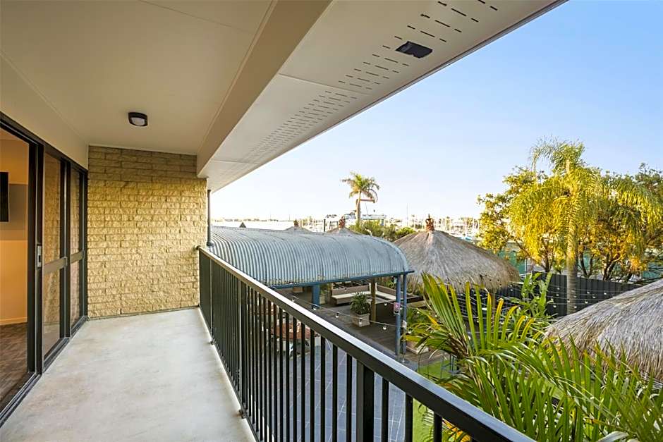 Nightcap at Kawana Waters Hotel