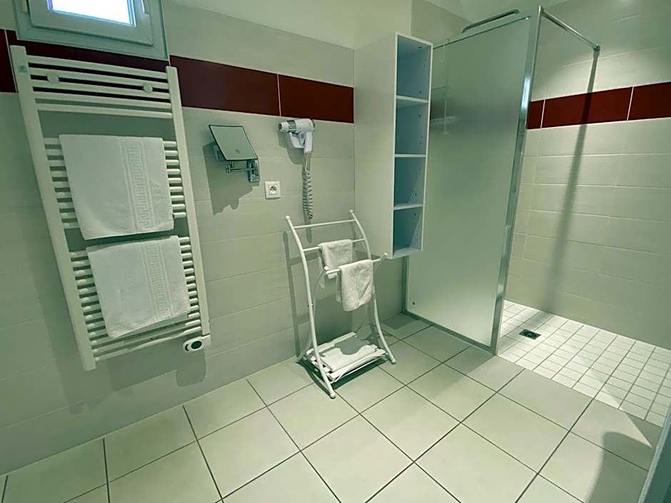 Contact hôtel - Hôtel Les Bleuets & SPA