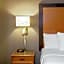 La Quinta Inn & Suites by Wyndham Denver  Golden