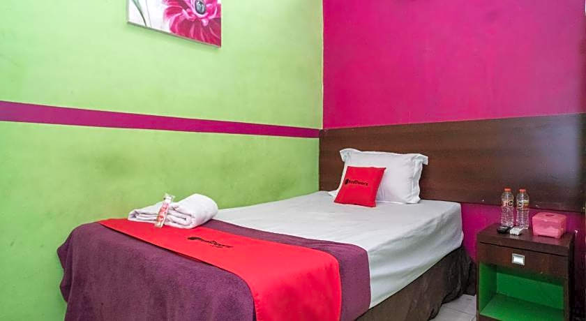 RedDoorz near Uniska Banjarmasin
