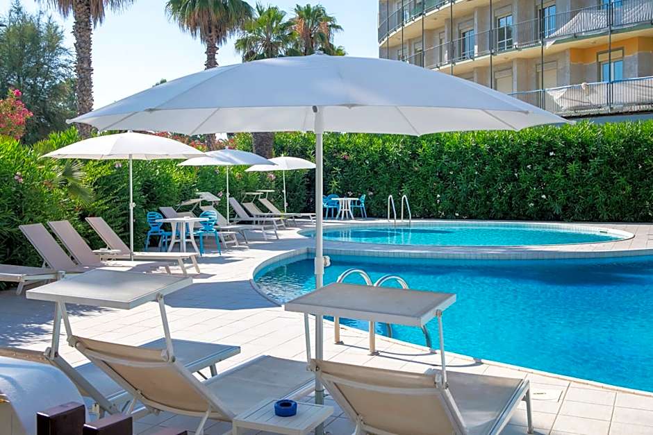 International Hotel & Suite - In prima fila sul lungomare