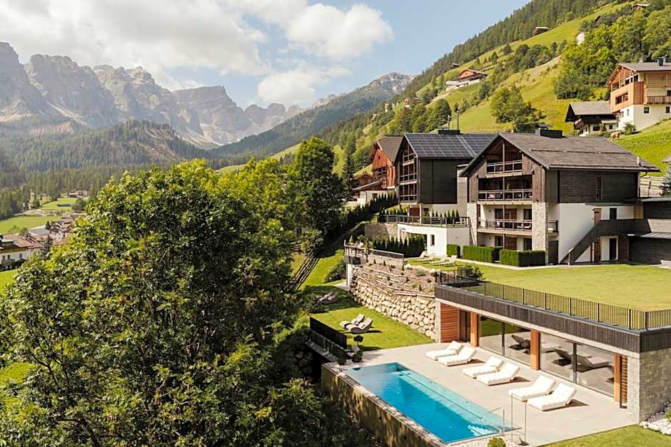 Les Dolomites Mountain Lodges