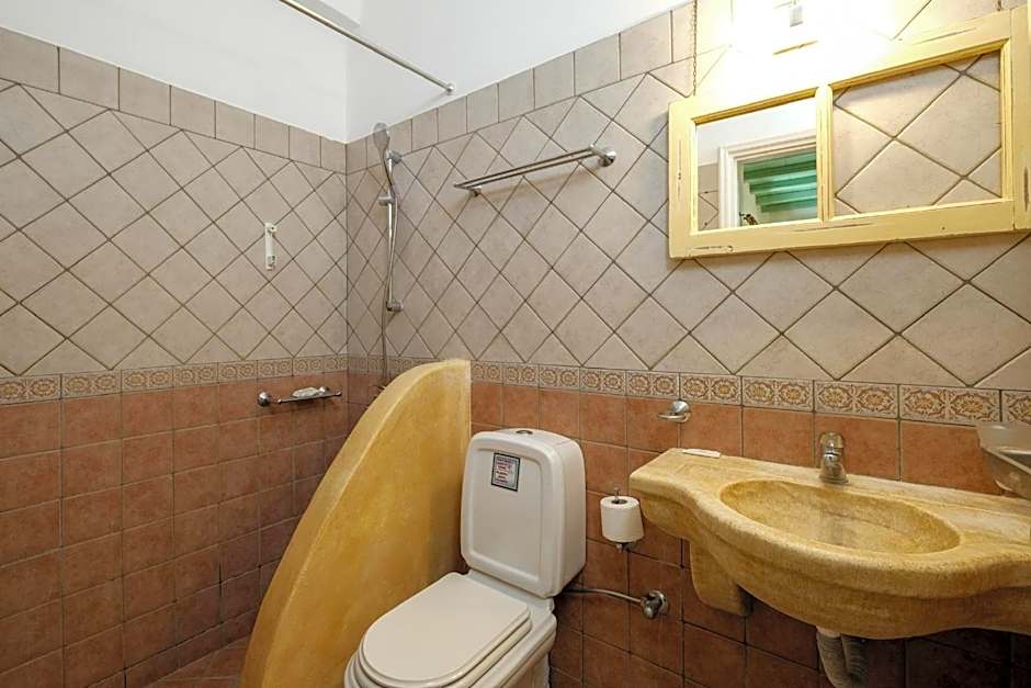 Golden Beach Studios & Suites