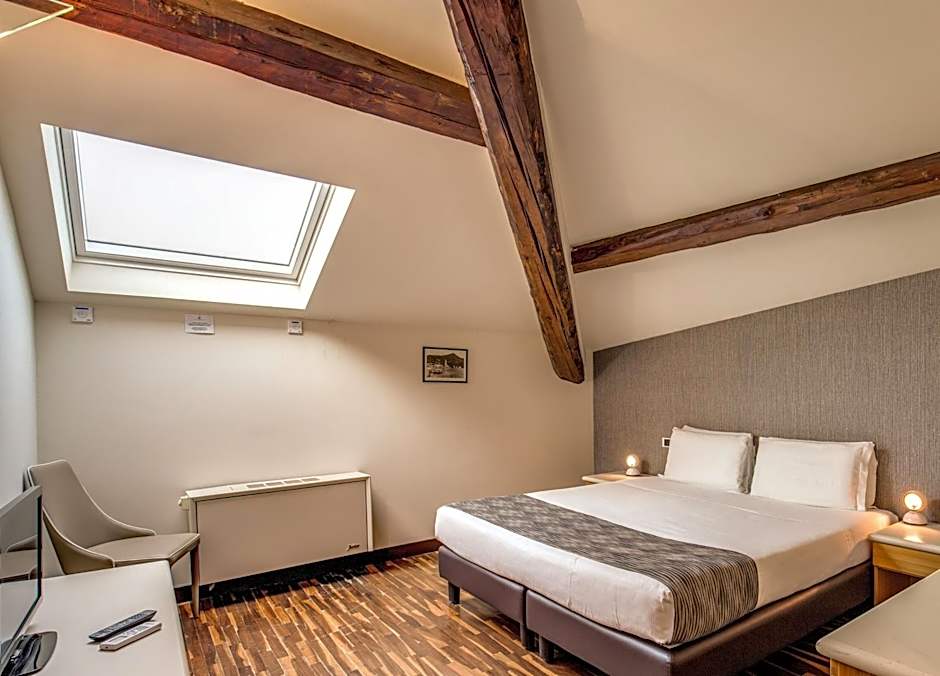 Photo 1 of 4 of Attic 1 Double Bed or 2 Beds