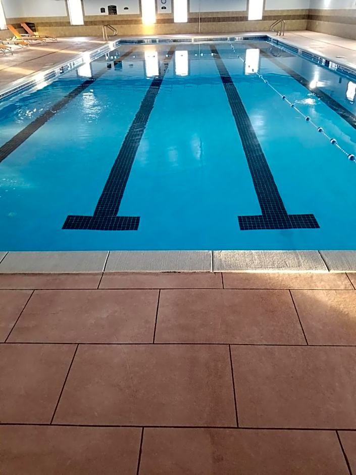 Holiday Inn Express Hotel & Suites Sheldon By IHG