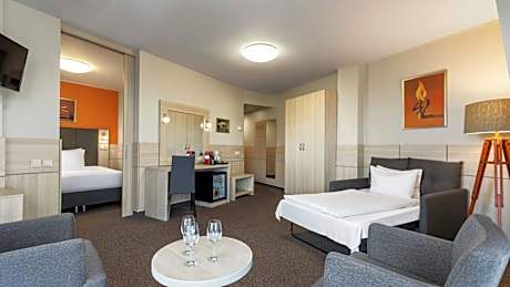 Suite with Daily Spa Access