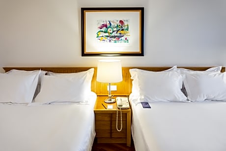 Standard Room (2 Queen Beds)