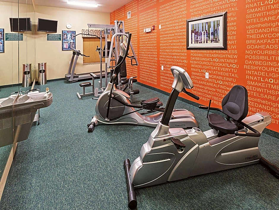 La Quinta Inn & Suites by Wyndham Houston Hobby Airport