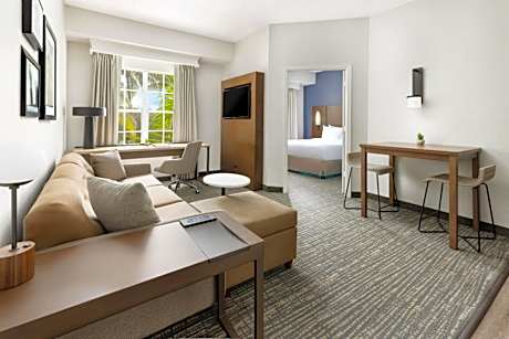 One-Bedroom Queen Suite with Sofa Bed - Non-Smoking