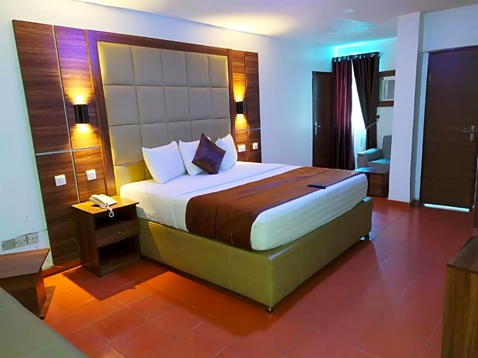 Presken Hotel @ Awolowo Way
