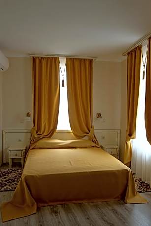 One-Bedroom Apartment (2 Adults + 2 Children)