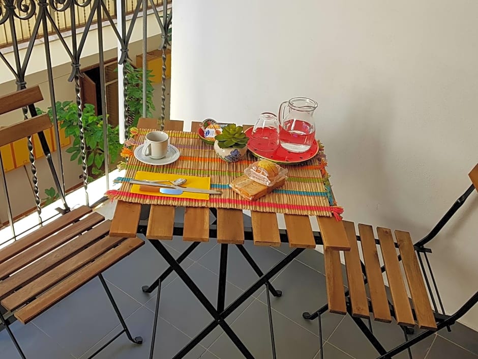 B&B Aziz – Palermo, CA