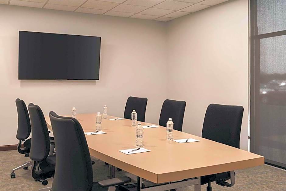 Radisson Hotel & Conference Center Rockford