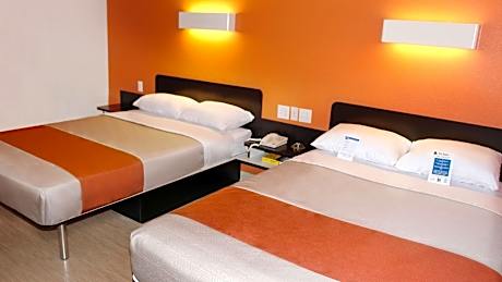 2 Queen Beds | Mobil Access Tub Nsmk Kitchen