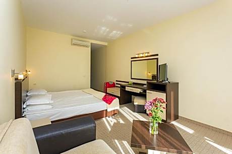 Double or Twin Room with Balcony and Sea View