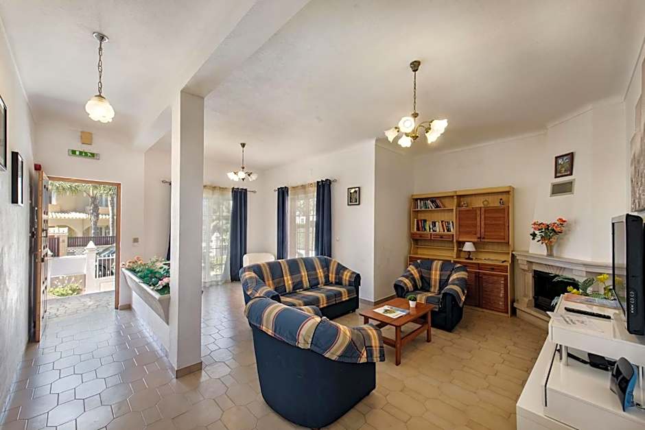 A Fantastic Place for Families, Hilton Hotel are and close to amenities