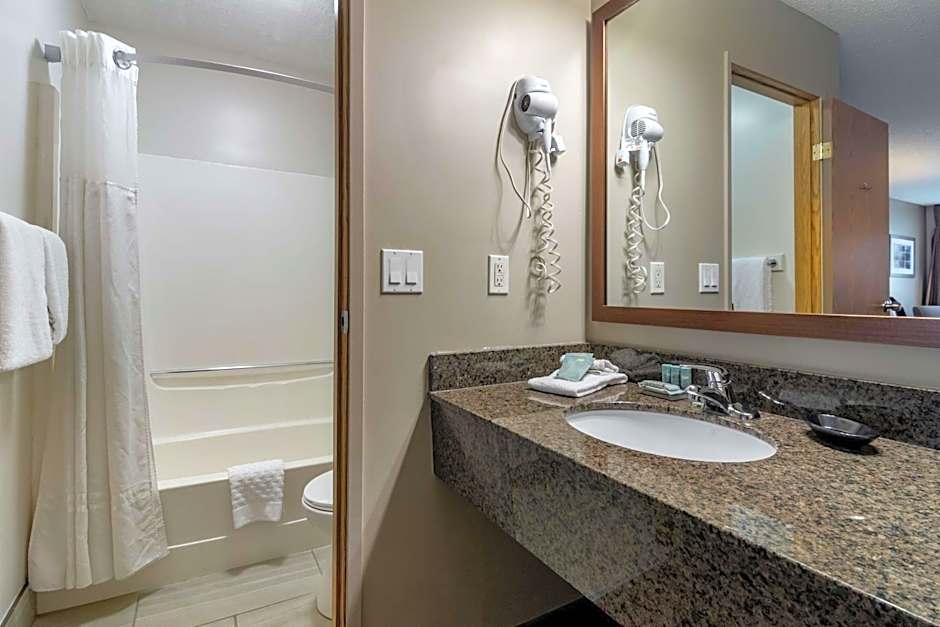 SureStay Plus Hotel By Best Western Salmon Arm