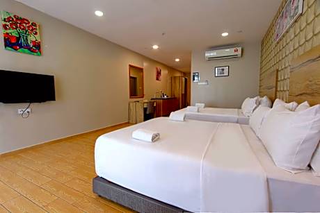 Deluxe Queen Room