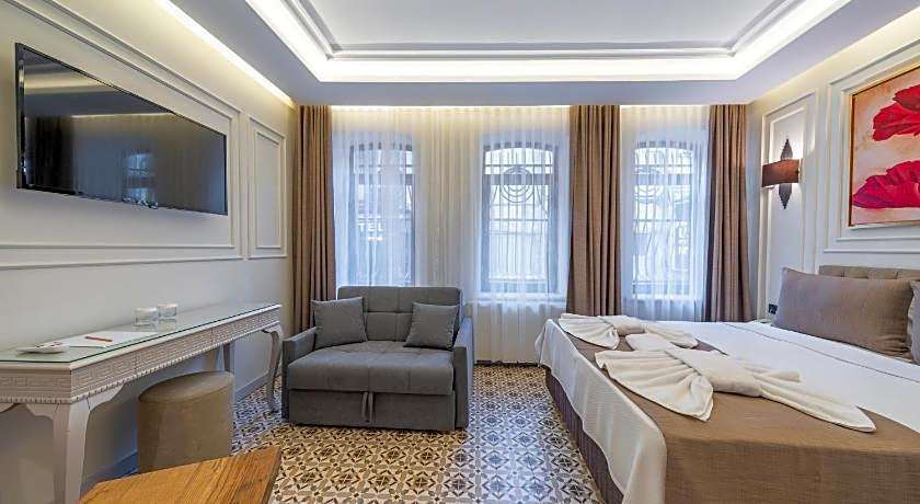 PERALUNA PREMIUM HOTEL