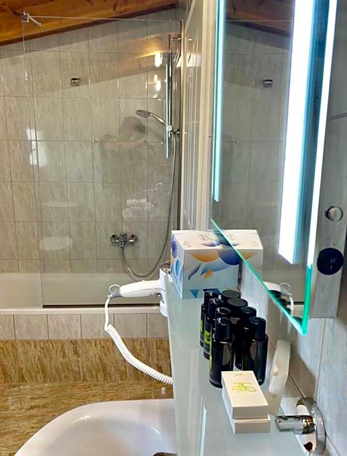 IONIAN SUITES by Bruskos