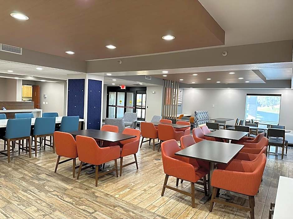Holiday Inn Express & Suites Eden Prairie  Minneapolis By IHG