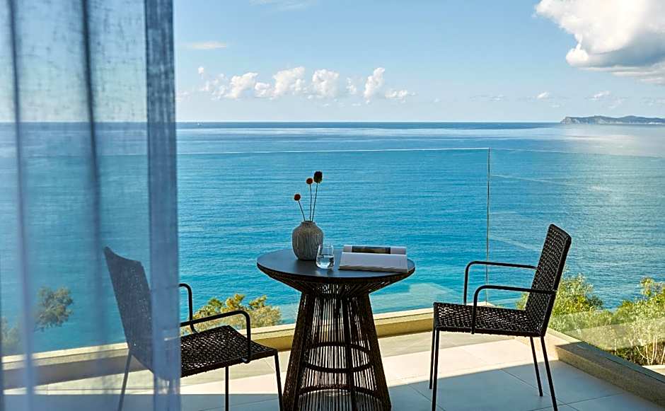 Elix, Mar-Bella Collection