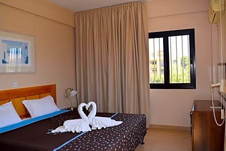 One-Bedroom Apartment with Terrace