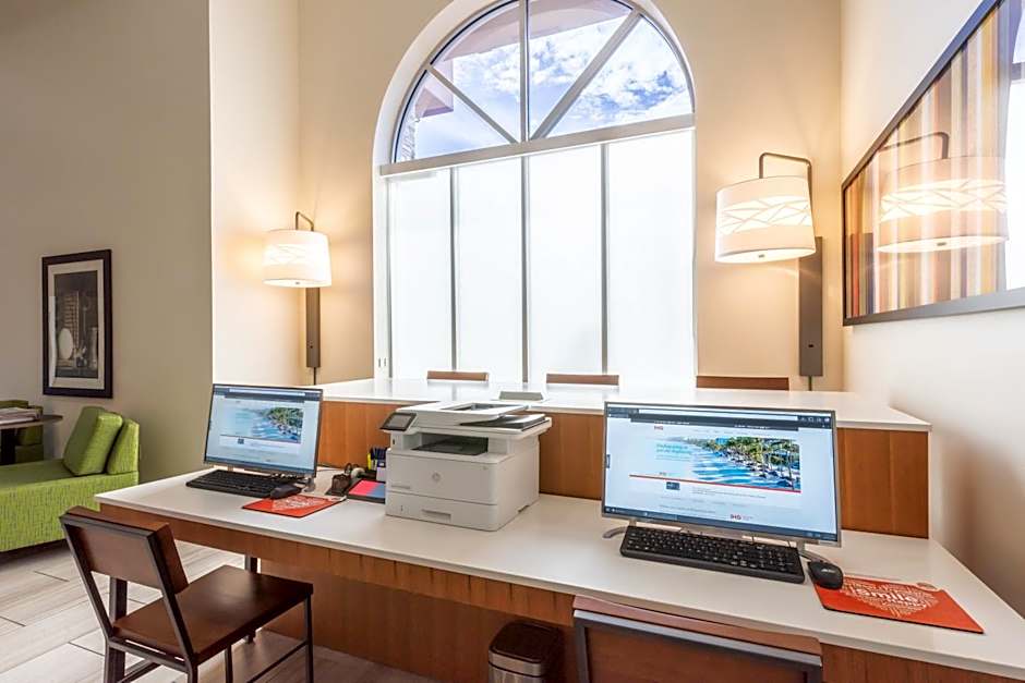 Holiday Inn Express Hotel & Suites Bradenton West By IHG