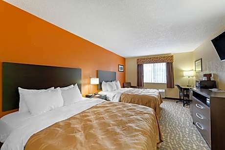 Quadruple Room with Two Queen Beds - Smoking/Upper floor