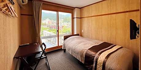 Single - Non-Smoking