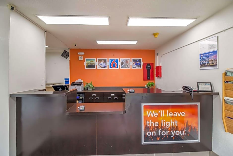 Motel 6-Fargo, ND - West Acres - North Fargo