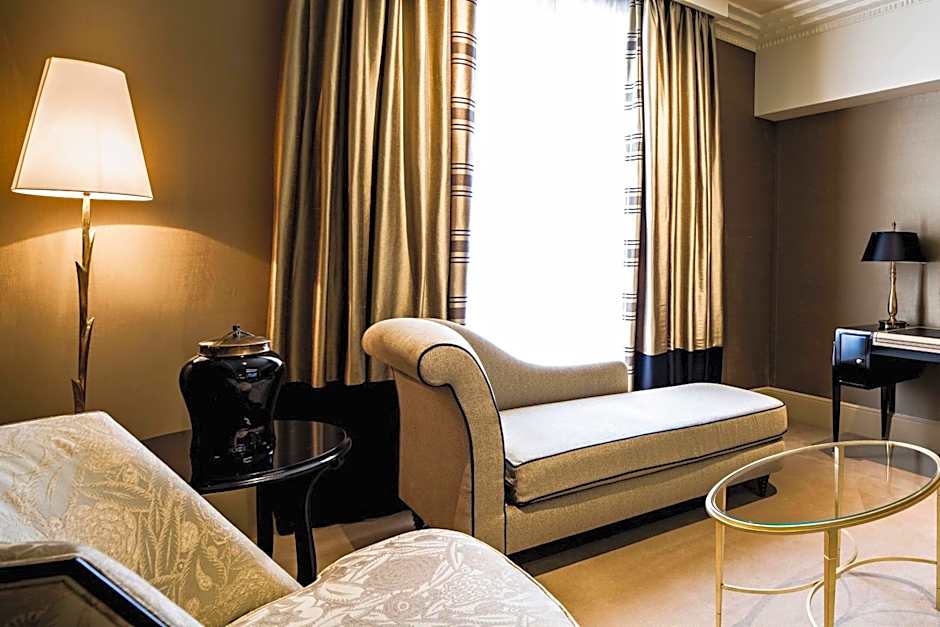 Prince de Galles, a Luxury Collection hotel, Paris