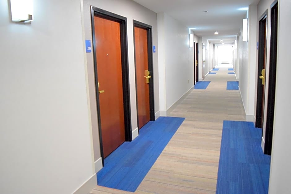 Holiday Inn Express Hotel & Suites Pensacola West I-10 By IHG