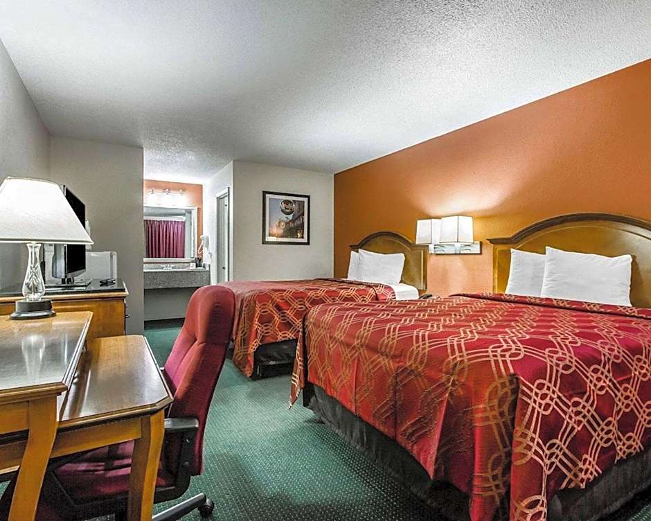 Econo Lodge Inn & Suites Enterprise