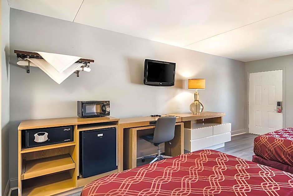 Suburban Studios Brunswick I-95