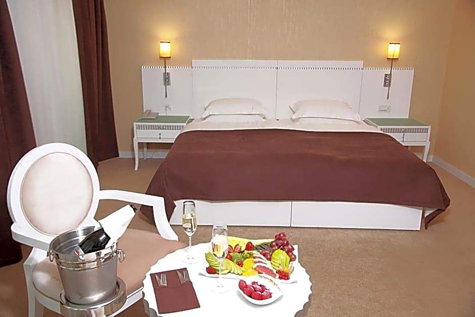 Amber Hotel