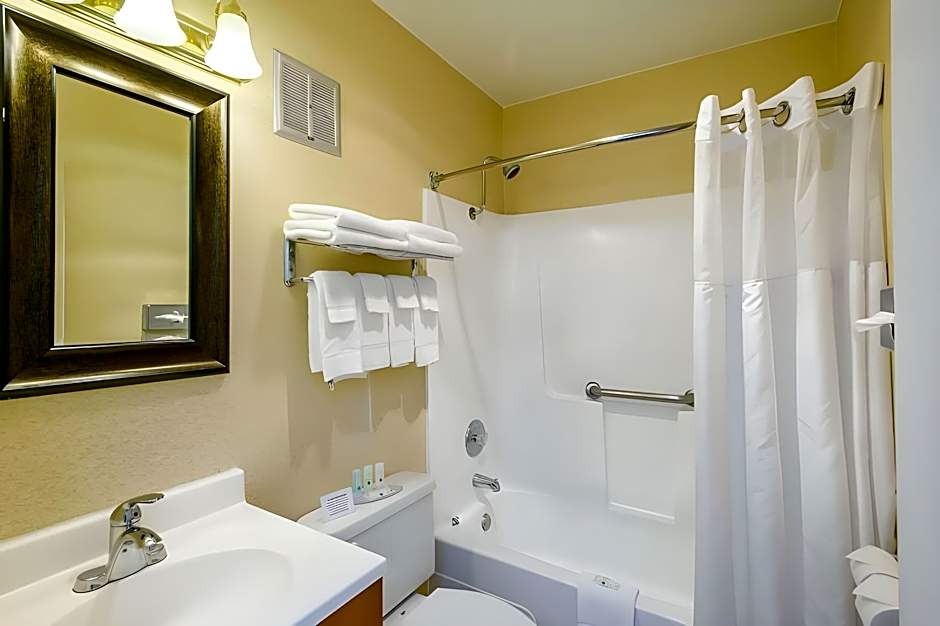 Quality Inn Redding near I-5