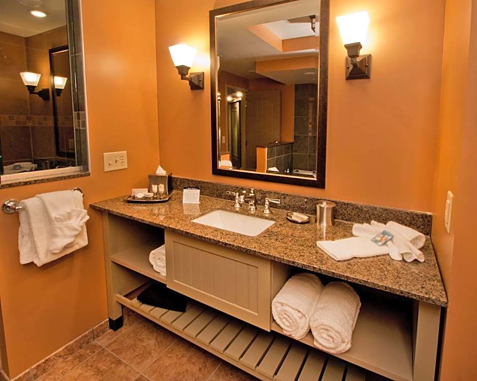 1000 Islands Harbor Hotel