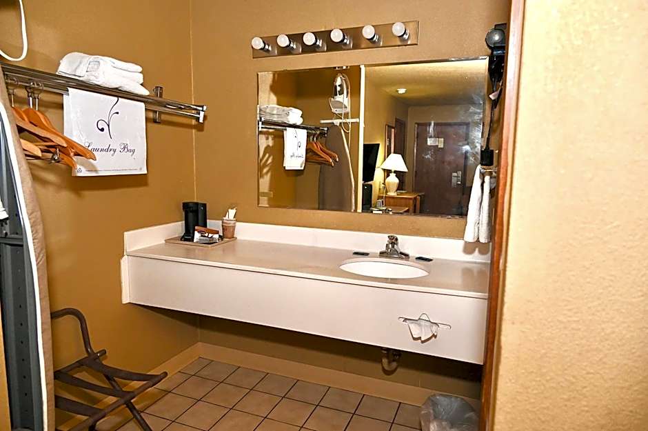 Fortune Inn & Suites