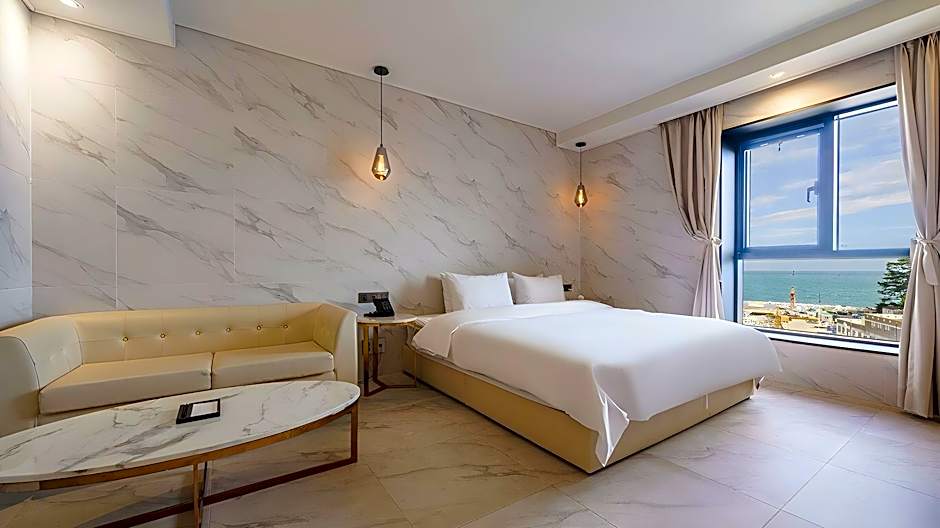 H. Moment Hotel Songjeong